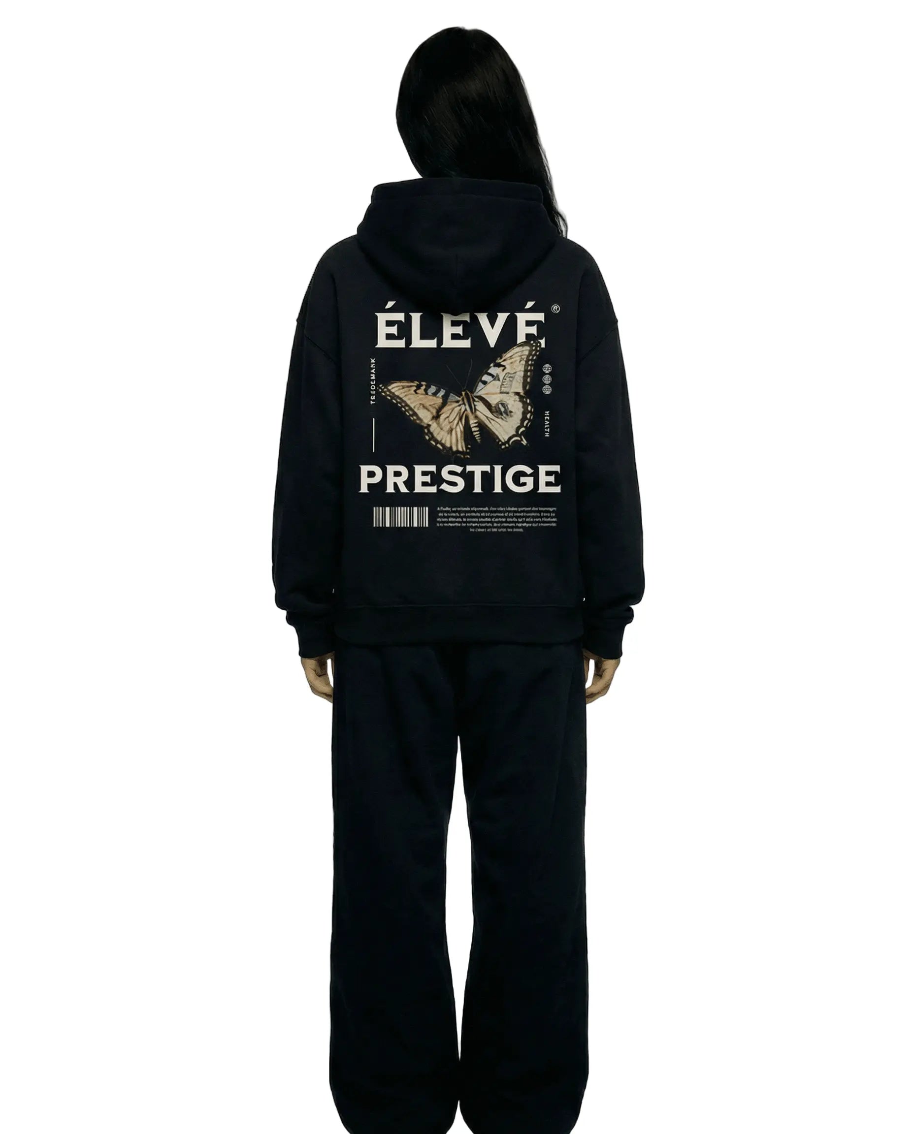 ÉLEVÉ Prestige Hoodie Black Rückansicht an Frau – schwarzer Premium Unisex Hoodie mit großem Butterfly Backprint und Prestige Schriftzug